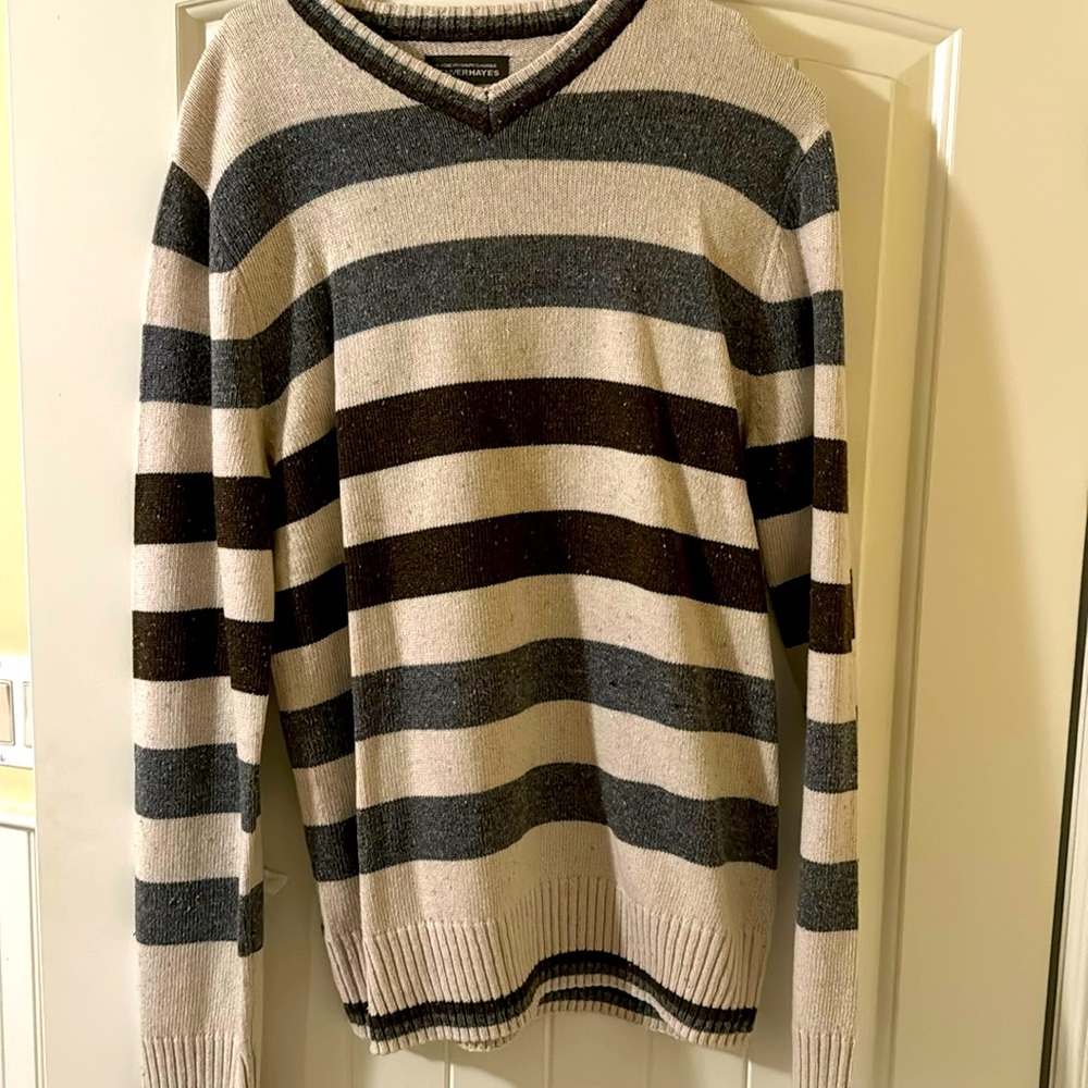 Denver Hayes Men’s medium sweater